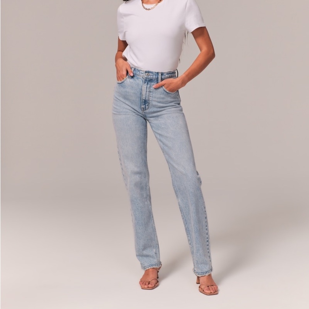 Abercrombie & Fitch The ‘90s Straight Ultra High Rise Jeans